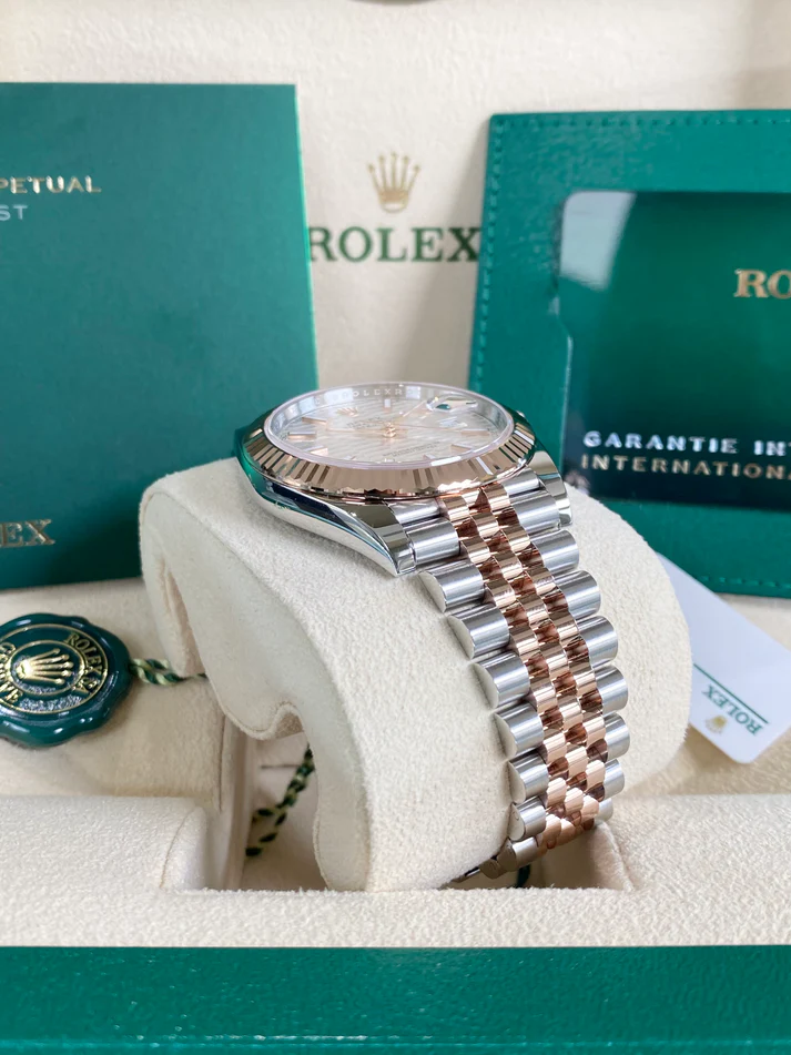 RLX Datejust 41mm 126331 Silver Fluted Motif Dial Two Tone Stainless Steel & 18K Rose Gold Jubilee Bracelet Men's Watch