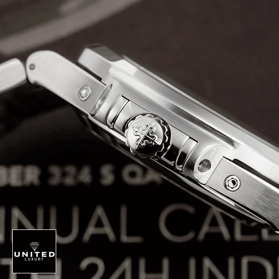 Patek Philippe Nautilus White Dial Replica 3 patek_philippe_nautilus_5726_white_dial_box