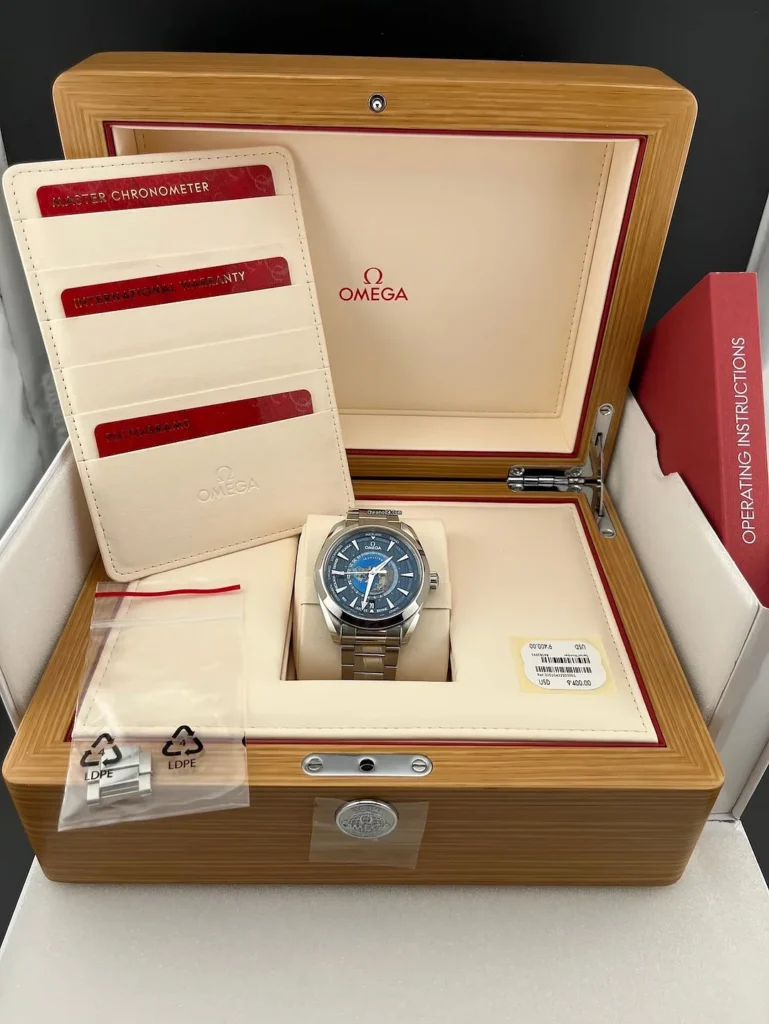 Omega AQUA TERRA 150M CO‐AXIAL MASTER CHRONOMETER GMT WORLDTIMER 43 MM